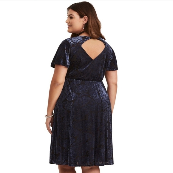 Torrid Mini Fit & Flare Velvet Burnout Skater Blue Dress Size 00 (Size 10 M/L) - Picture 3 of 10